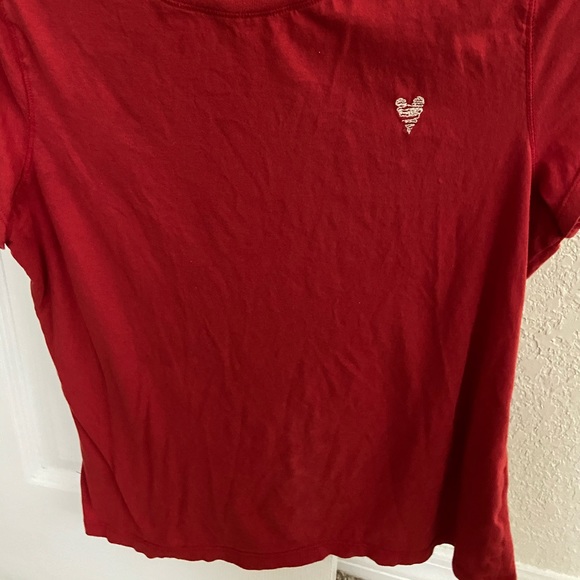Universal threads- red tee with a heart. - Picture 2 of 2